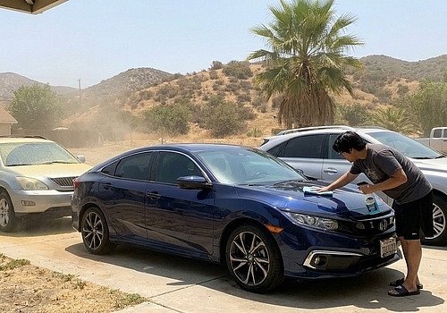 How Weather in Chatsworth Changes Your Car Wash Routine?