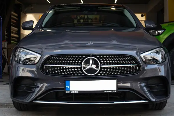 Armando King Mobile Detailing promotes luxury vehicle mobile detailing for models like the Mercedes C Class.