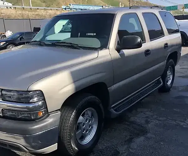 A silver truck in the parking lot receives mobile car detailing from Armando King Mobile Detailing in Canoga Park, CA.